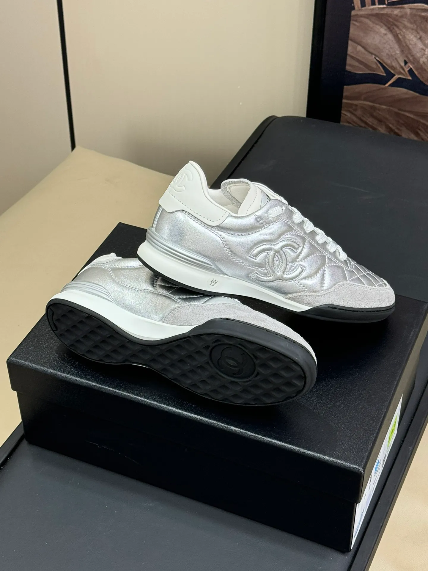 👟👟Ex-factory price 520👟👟chanel 24b sneakers new product 24 autumn and winter sneakers, the third generation of sneakers made of lambskin material, classic rhombus elements, extremely easy to wear, full of fashionability💯high-quality goods size 35-41